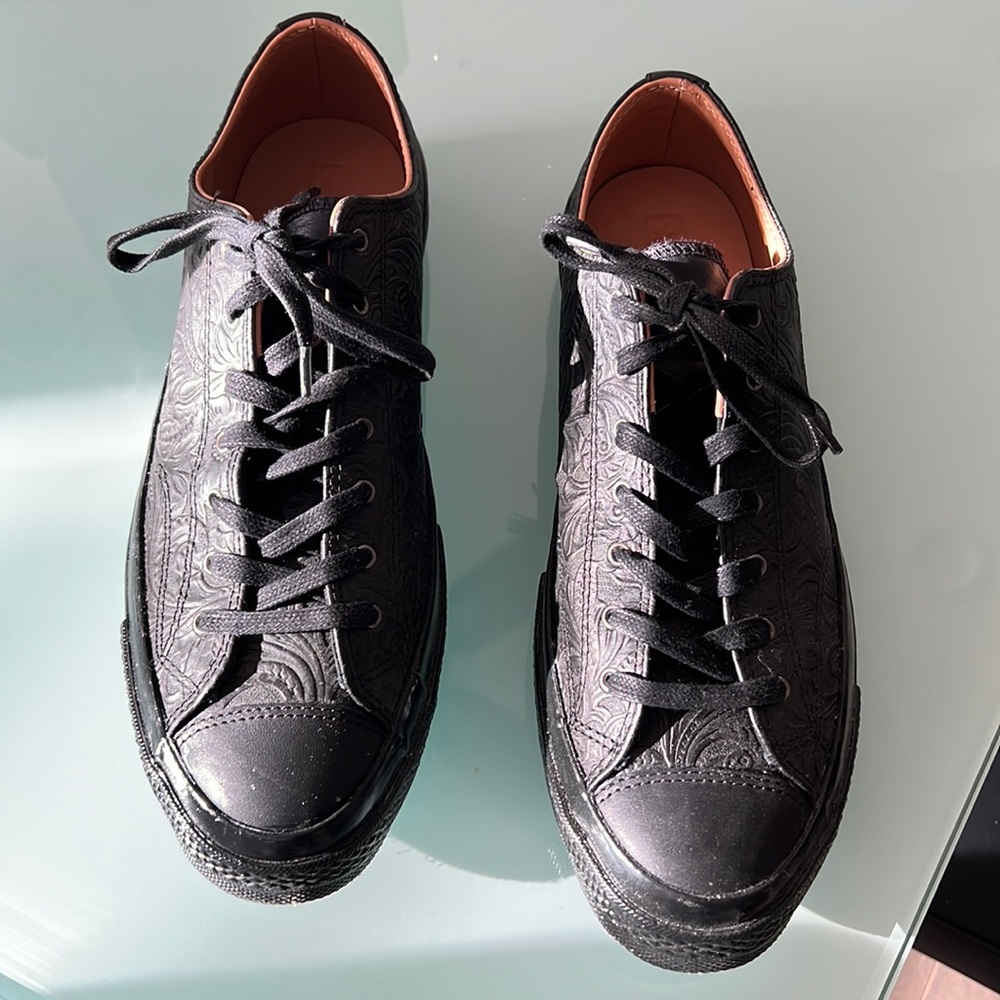 Men’s Black Leather Converse sneakers